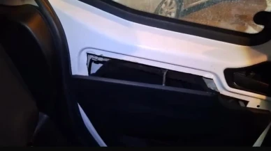 İzmir'de gizli bölmede silah ve 4 kilo 300 gram kokain ele