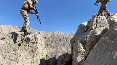 Jandarma 30 ilde 144 mağara ve barınma alanını imha etti