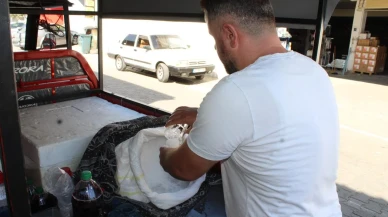 Yusuf Bozkurt Aydın’da 15 yıldır kar helvası ile esnafı serinletiyor