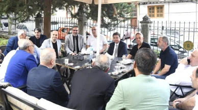 Osmangazi Belediye Başkanı Erkan Aydın Muradiye Mahallesi'nde vatandaşlarla buluştu