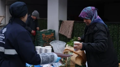 Aydın'da pazarcı esnafı ve vatandaşlara çorba ve tavuklu pilav ikram edildi
