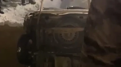 Yüksekova’da buzlanma nedeniyle köprüden düşen otomobildeki 4 kişi yaralandı