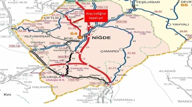 Niğde'de kar ve tipi nedeniyle iki yol geçici olarak trafiğe kapatıldı