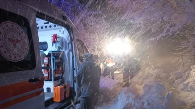 Malatya'da yoğun kar ve tipide mahsur kalan vatandaşlar belediye ekipleri tarafından kurtarıldı