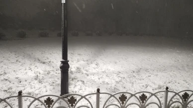 İstanbul Anadolu Yakası'nda kar yağışı etkisini artırdı