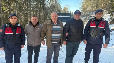 Kazdağları'nda karda mahsur kalan 4 kişi jandarma tarafından kurtarıldı