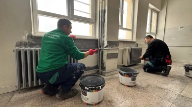 Kayseri'de Arif Molu Mesleki ve Teknik Anadolu Lisesi'nin duvar ve tavan boyaları yenilendi