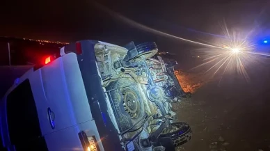 Erdemli'de işçi servis minibüsü uçuruma yuvarlandı, 13 kişi yaralandı