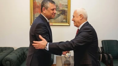 Bursa Büyükşehir Belediye Başkanı Bozbey, CHP Genel Başkanı Özel'i ziyaret etti