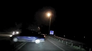 Tekirdağ'da kaygan zeminde savrulan otomobilin kıl payı atlattığı kaza anları kamerada