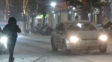 Kars'ta kar ve tipi nedeniyle 89 köy yolu ulaşıma kapandı