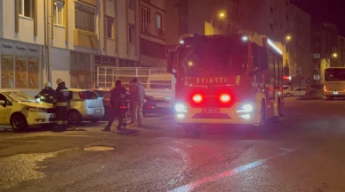 Çorlu'da park halindeki otomobil alev alev yandı