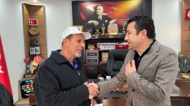 Bahçe’de engelli vatandaşın kaybettiği çantasını bulan belediye personeli ödüllendirildi