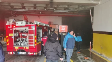 Rize'de belediyeye ait otoparkta elektrik trafosundan yangın çıktı