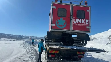 Bingöl'de UMKE ekipleri zorlu kış şartlarında hastaya umut oldu