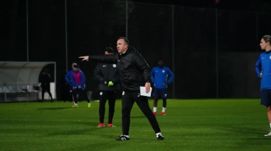 Antalya'da Çaykur Rizespor devre arası hazırlıklarına 2 antrenmanla devam ediyor