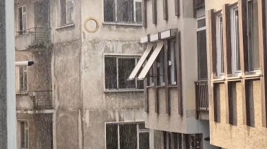 Tekirdağ'da doluyla karışık yağış sokakları su bastı