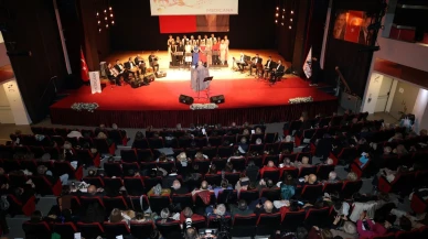 İzmir’de sağlık çalışanları Yeşilçam şarkılarıyla nostalji dolu bir konser verdi