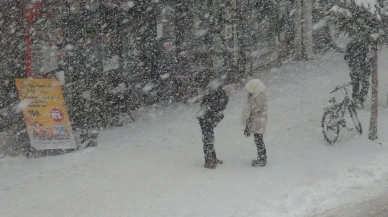 Kars'ta son 15 yılın en yoğun kışı hayatı olumsuz etkiliyor