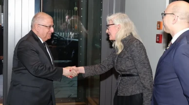 Milli Savunma Bakanı Güler Almanya’da Berlin Büyükelçiliği’ni ziyaret etti