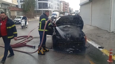 Pınarhisar'da park halindeki otomobil alevlere teslim oldu