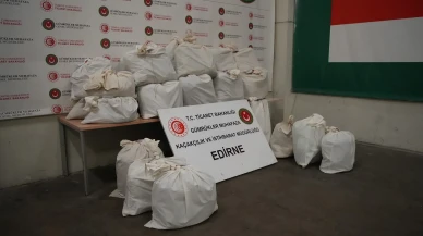 Edirne'de tır ve otomobillerde gizlenen 165 kilo esrar ele geçirildi