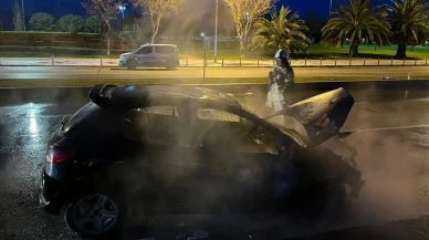 Maltepe’de seyir halindeki otomobil alev alev yandı