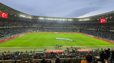 Kocaelispor ve Beşiktaş küfüre karşı pankartla sahaya çıktı