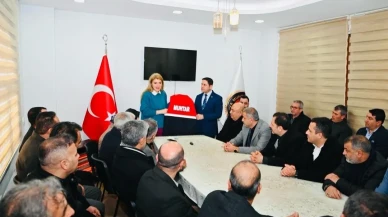 Milletvekili Ölmeztoprak Malatya Muhtarlar Derneği’nde muhtarlarla bir araya geldi