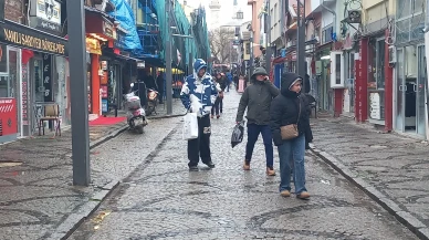 Edirne'de beklenen yağış akşam saatlerinde etkisini göstermeye başladı