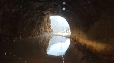 Kemaliye'de Taş Yolu'nda kar suları tünelleri bastı