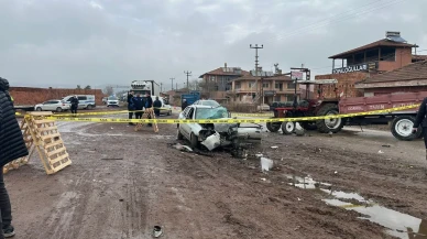Çorum'un Osmancık ilçesinde traktör ile otomobil çarpıştı, 1 kişi öldü 2 kişi yaralandı