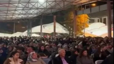 Kuyucak'ta belediye başkanı zeybek oynadıktan sonra sahne fırtınada devrildi