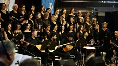 Aliağa’da Türk halk müziği konseri sanatseverleri buluşturdu