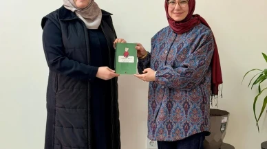 Kütahya'nın Hisarcık ilçesinde Atatürk İlkokulu öğrencileri 'Bir Okul Bir Kitap Kardeşliği' projesi kapsamında