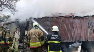 Dörtyol'da çıkan ev yangını itfaiye ekiplerince söndürüldü