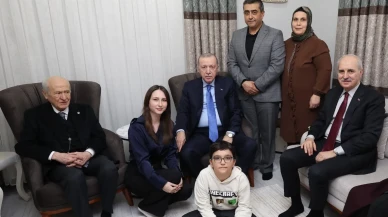 Osmaniye'de cumhurbaşkanı Erdoğan ve Bahçeli depremzede aileye ziyarette bulundu