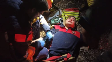 Hatay’da kepçeyle dereye uçan operatörü kurtaran 4 itfaiye personeli oksijen zehirlenmesi yaşadı