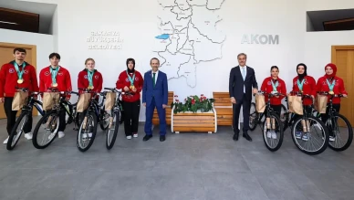 Sakarya'da Wushu Kung Fu milli takımı başkan Alemdar tarafından ağırlandı