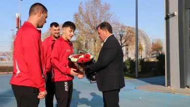 Kenan Eren Kahraman Ali İhsan Kabakcı’yı ziyaret etti