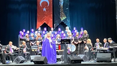 Türkiye’nin ilk otizm anneler korosu muhteşem bir konserle izleyicileri büyüledi