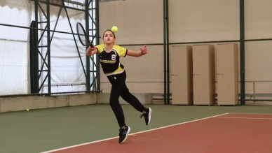 aydın'da okullar arası yıldız kızlar tenis müsabakalarında sporcular birincilik için ter döktü