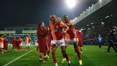 Sacha Boey 749 gün sonra Galatasaray formasıyla Çaykur Rizespor maçında sahaya çıktı