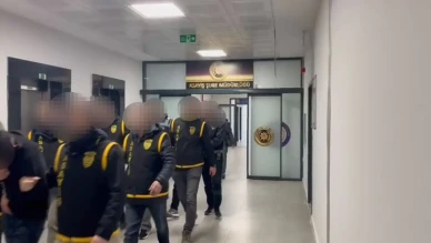 Yalova'da kepenk anahtarlarını kopyalayarak kuyumcudan 1,5 kilo altın çalan 4 şüpheli tutuklandı