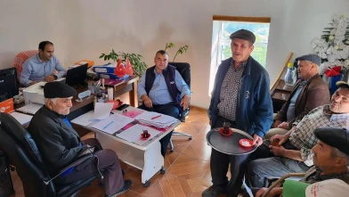 Menteşe Ziraat Odası Başkanı Mehmet Baştuğ Şenyayla’da elma üreticilerini ziyaret etti