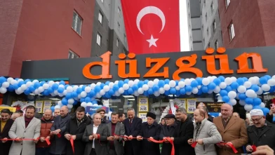 Erzurum'da Düzgün Marketler zinciri 25’nci şubesini törenle açtı