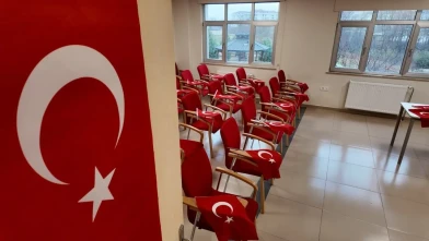 Kartepe Genç Akademi'de yeni dönem bayrak sevgisiyle başladı