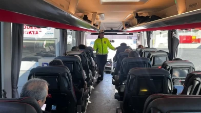 Aydın'da polis ekiplerince terminalde emniyet kemerinin önemi vurgulandı