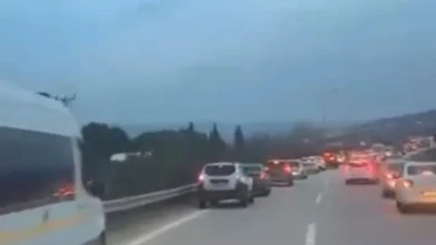 Bursa'da yoğun trafikte ambulansa geçiş kolaylığı sağlayan fermuar sistemi takdir topladı