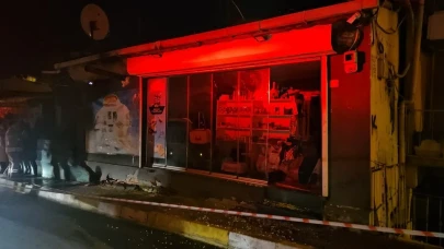 Sarıyer’de üst katı kayan bina gecekondunun çatısına yaslandı